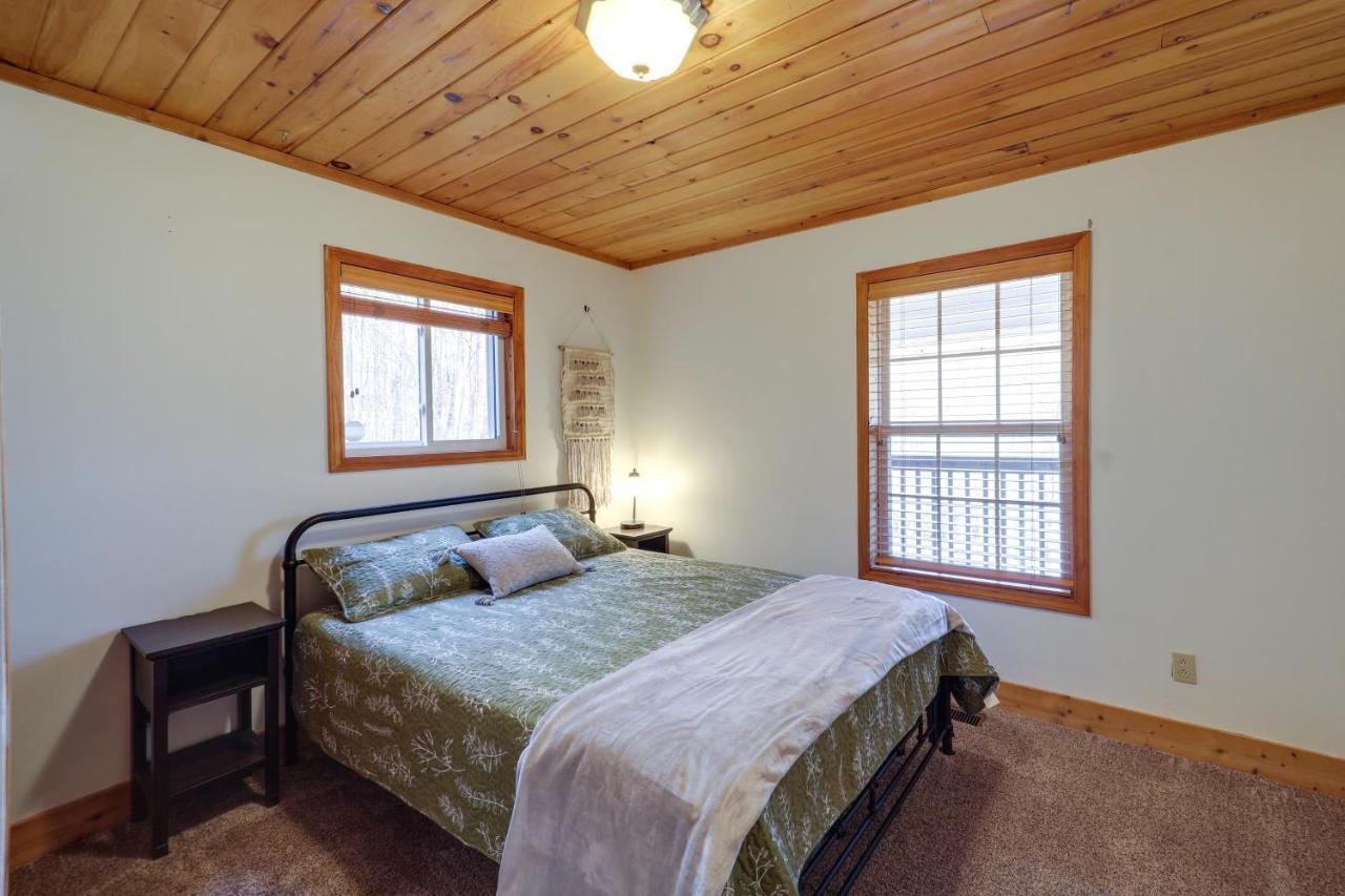 Pet-Friendly Spruce Pine Cabin With Private Fire Pit Bagian luar foto